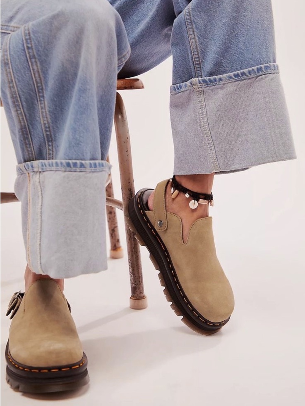 DR. MARTENS Zebzag Tan Suede Platform Mules Clogs 10 - Picture 15 of 16